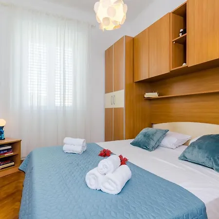 Good Vibes - One Bedroom With Balcony And City View