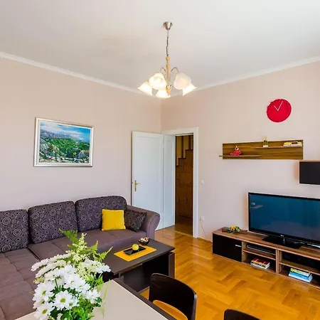 Good Vibes - One Bedroom With Balcony And City View