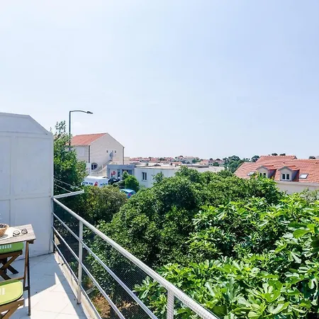 Good Vibes - One Bedroom With Balcony And City View