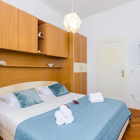 Good Vibes - One Bedroom With Balcony And City View *