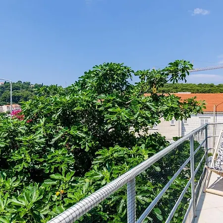 Good Vibes - One Bedroom With Balcony And City View Апартаменты *